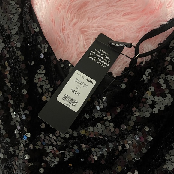 FASHION NOVA DRESS - Picture 4 of 4